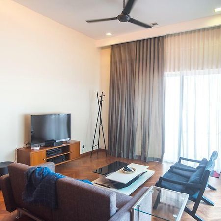 The Suites At Waterside Straits Quay By Plush Bagan Jermal Eksteriør bilde