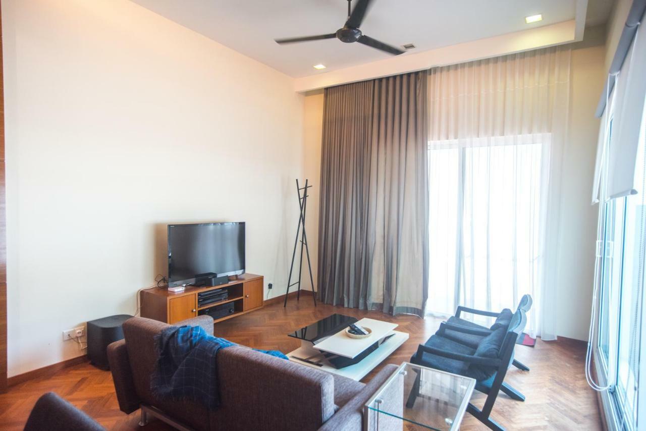 The Suites At Waterside Straits Quay By Plush Bagan Jermal Eksteriør bilde