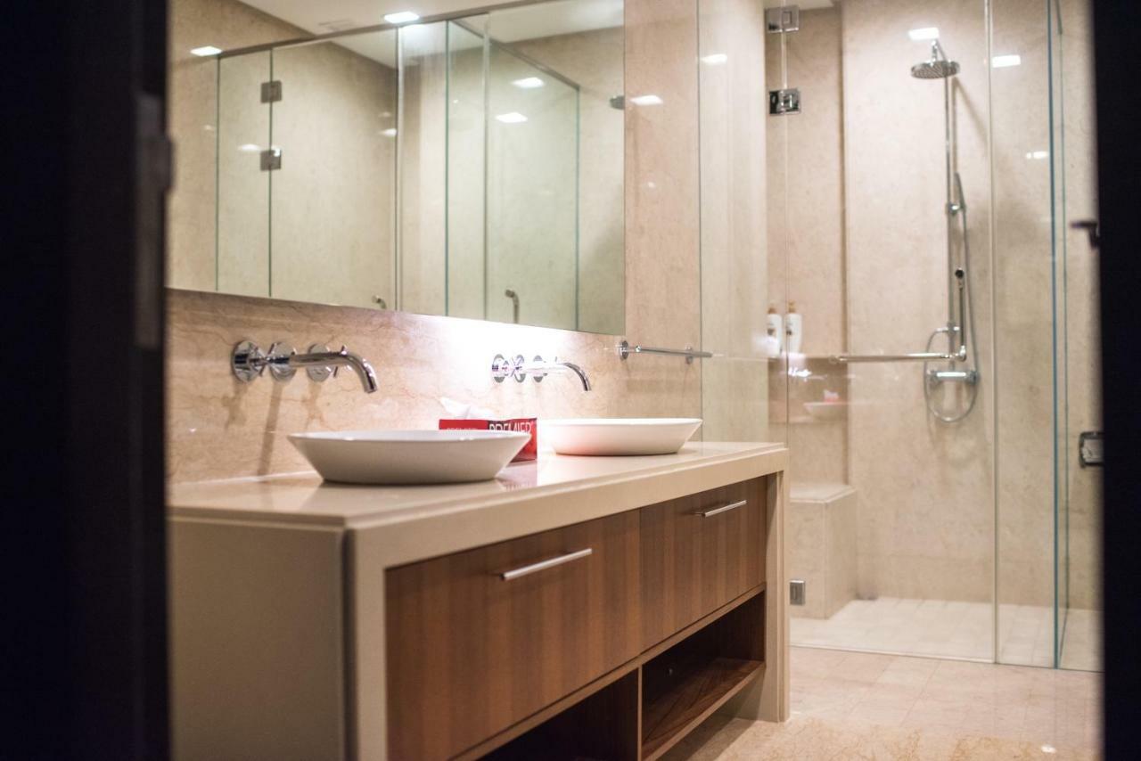 The Suites At Waterside Straits Quay By Plush Bagan Jermal Eksteriør bilde