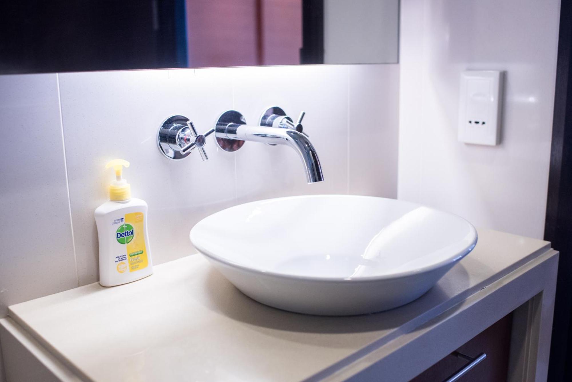 The Suites At Waterside Straits Quay By Plush Bagan Jermal Eksteriør bilde