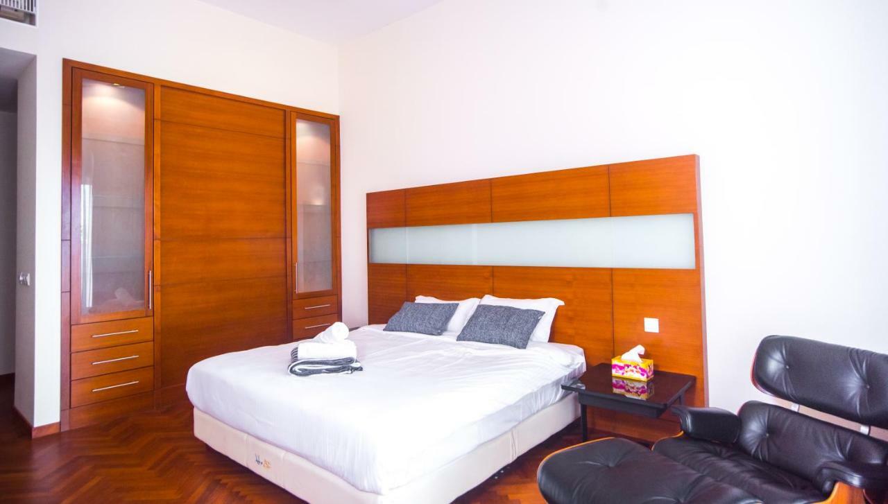 The Suites At Waterside Straits Quay By Plush Bagan Jermal Eksteriør bilde